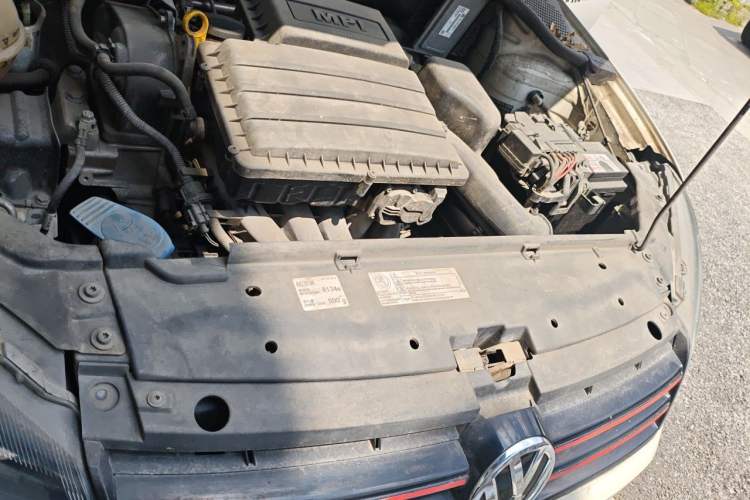 Used Volkswagen Jetta 2015 1.6L Manual Fashion Edition Engine Bay