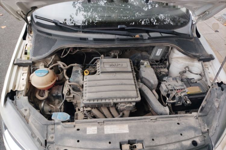 Used Volkswagen Jetta 2015 Zhuihui Edition 1.4L Manual Fashion Model Engine Bay