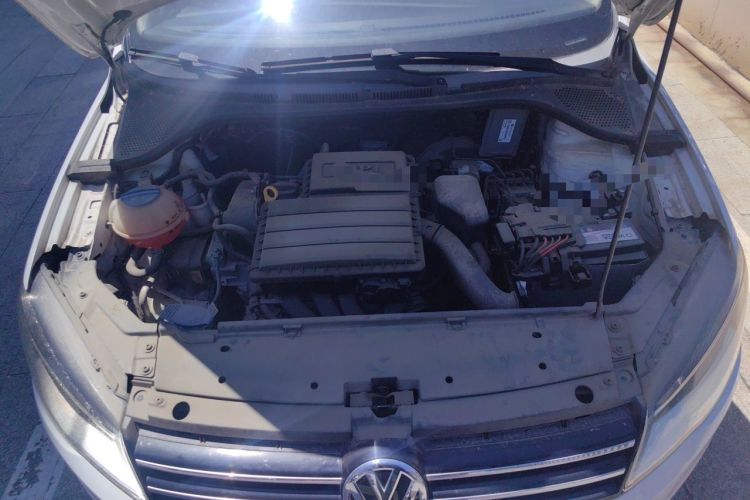 Used Volkswagen Jetta 2015 Zhuihui Edition 1.6L Manual Comfort Model Engine Bay