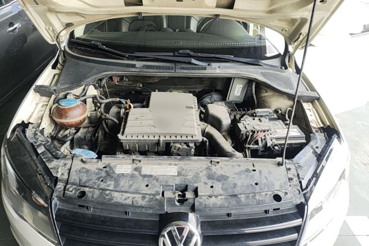 Used Volkswagen Jetta 2015 1.6L Automatic Fashion Model Engine Bay