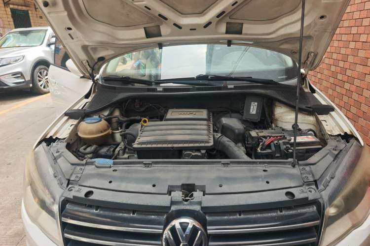 Used Volkswagen Jetta 2015 1.6L Manual Comfort Model Engine Bay