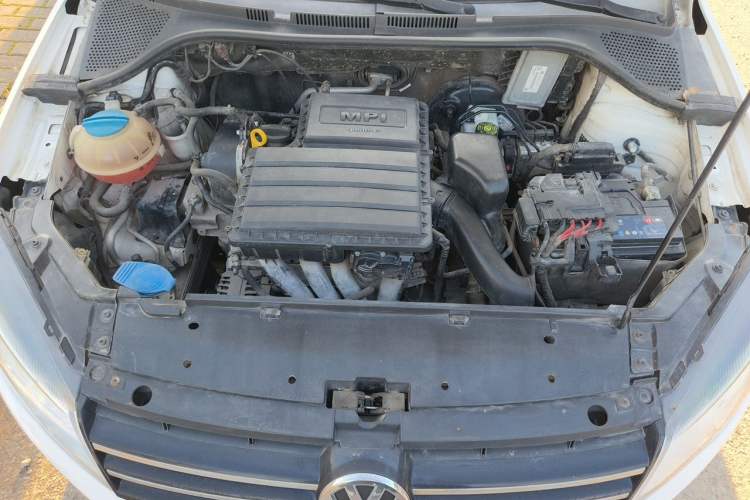 Used Volkswagen Jetta 2015 Value Edition 1.6L Automatic Comfort Version Engine Bay