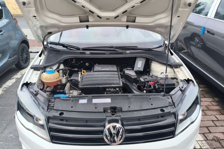 Used Volkswagen Jetta 2015 Value Edition 1.6L Manual Fashionable Style Engine Bay