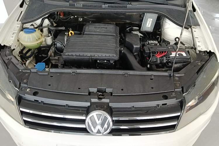 Used Volkswagen Jetta 2015 1.6L Manual Comfort Model Engine Bay