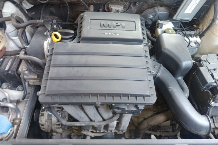 Used Volkswagen Jetta 2015 Value Edition 1.6L Manual Fashionable Style Engine Bay