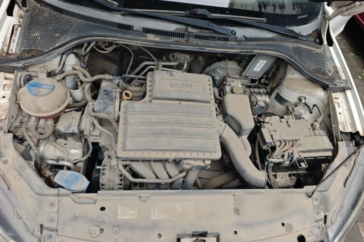 Used Volkswagen Jetta 2015 Zhihui Edition 1.4L Manual Comfort Model Engine Bay