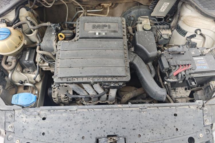 Used Volkswagen Jetta 2015 1.6L Manual Fashion Edition Engine Bay