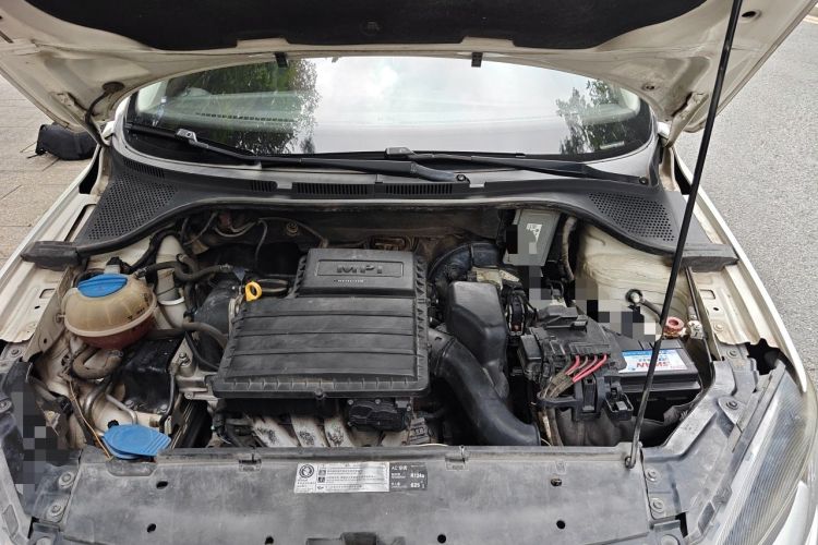 Used Volkswagen Jetta 2015 Zhuihui Edition 1.4L Manual Fashion Model Engine Bay