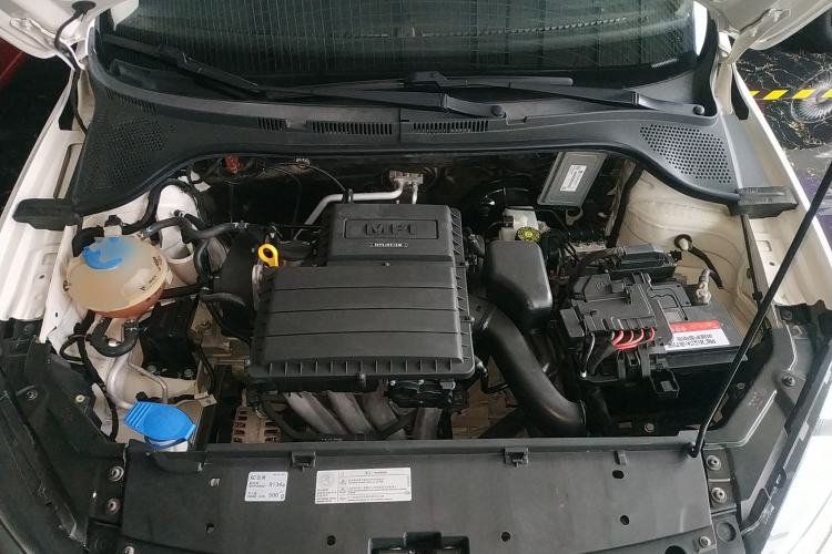 Used Volkswagen Jetta 2015 1.6L Automatic Fashion Model Engine Bay