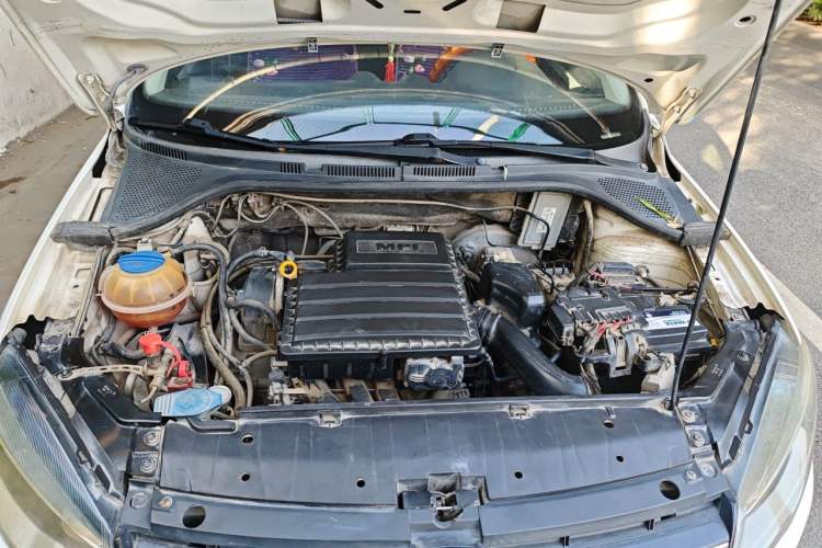 Used Volkswagen Jetta 2015 Value Edition 1.6L Automatic Comfort Version Engine Bay