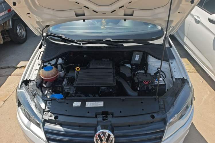 Used Volkswagen Jetta 2015 Value Edition 1.6L Manual Fashionable Style Engine Bay