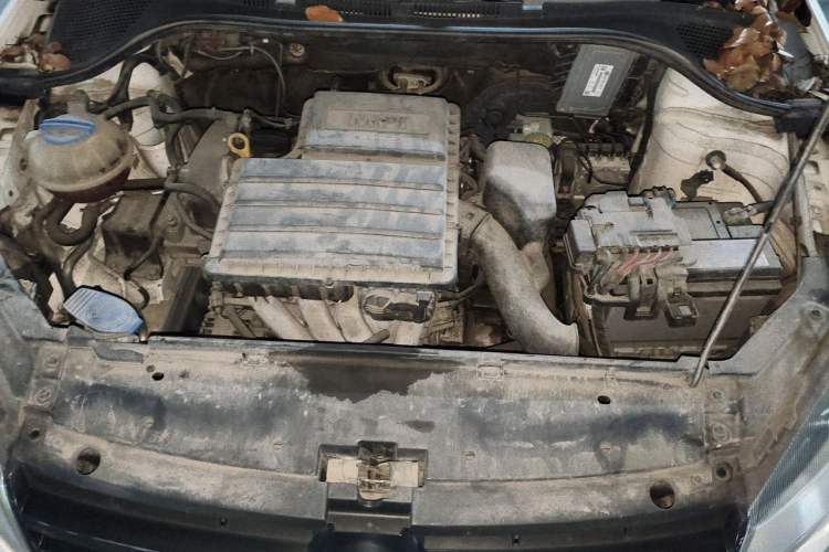 Used Volkswagen Jetta 2015 Value Edition 1.6L Manual Fashionable Style Engine Bay