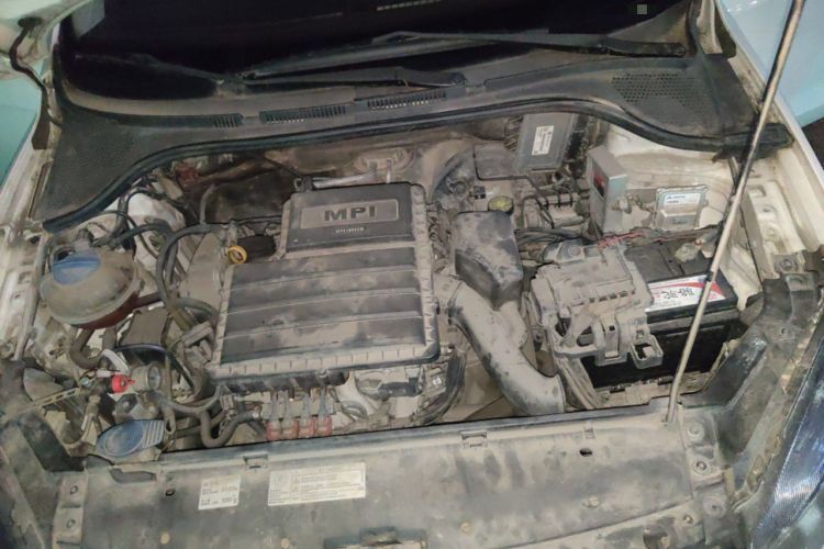 Used Volkswagen Jetta 2015 1.6L Manual Fashion Edition Engine Bay