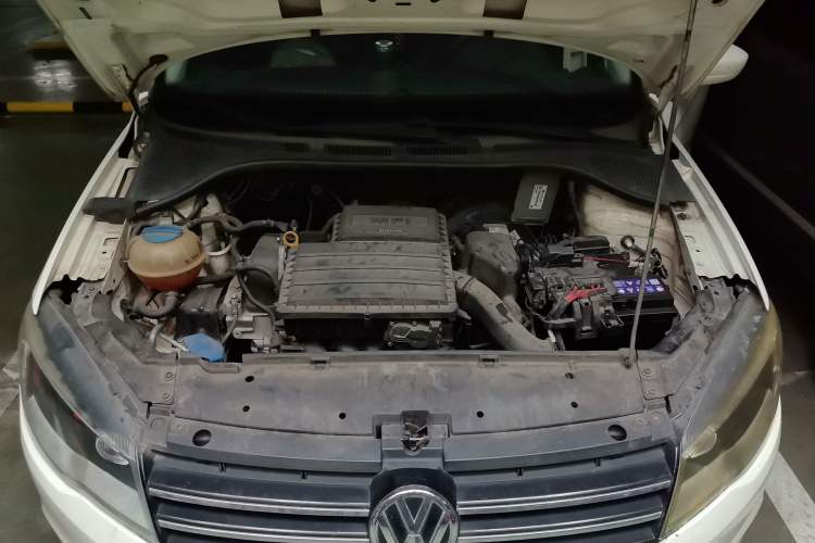 Used Volkswagen Jetta 2015 Value Edition 1.6L Automatic Comfort Version Engine Bay