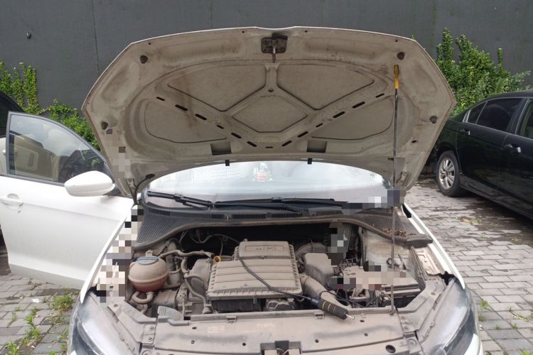 Used Volkswagen Jetta 2015 Zhihui Edition 1.4L Manual Comfort Model Engine Bay