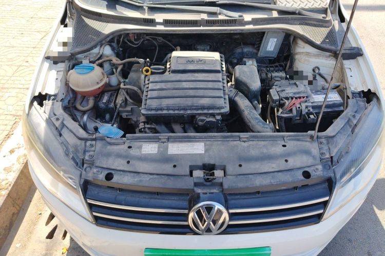 Used Volkswagen Jetta 2015 Zhuihui Edition 1.6L Manual Comfort Model Engine Bay