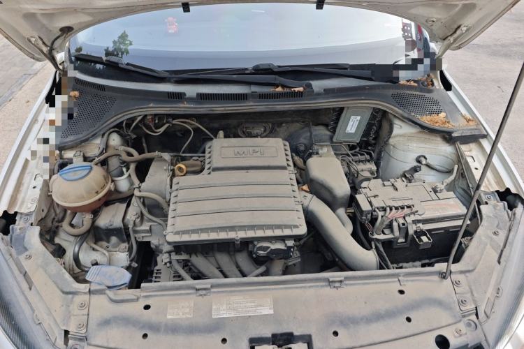 Used Volkswagen Jetta 2015 1.4L Manual Fashion Model Engine Bay
