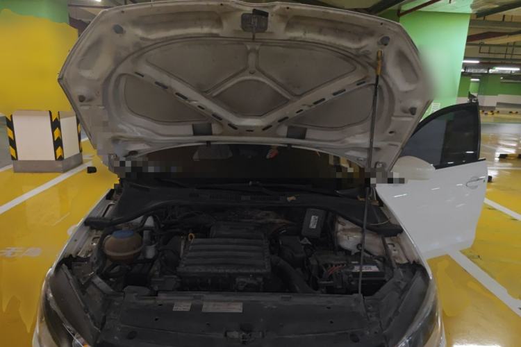 Used Volkswagen Jetta 2015 Value Edition 1.6L Manual Fashionable Style Engine Bay
