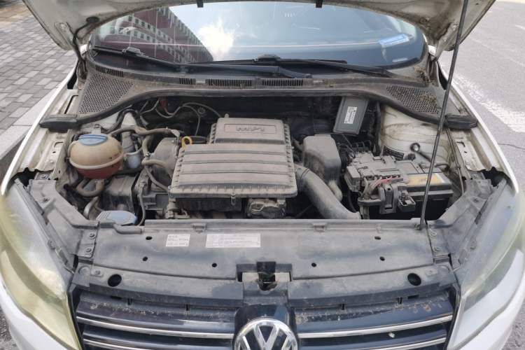 Used Volkswagen Jetta 2015 1.4L Manual Comfort Model Engine Bay