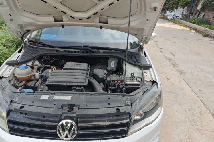 Used Volkswagen Jetta 2015 Value Edition 1.6L Manual Fashionable Style Engine Bay Left