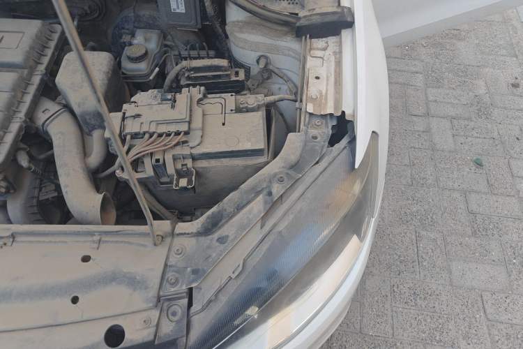 Used Volkswagen Jetta 2015 1.6L Automatic Comfort Model Engine Bay Left