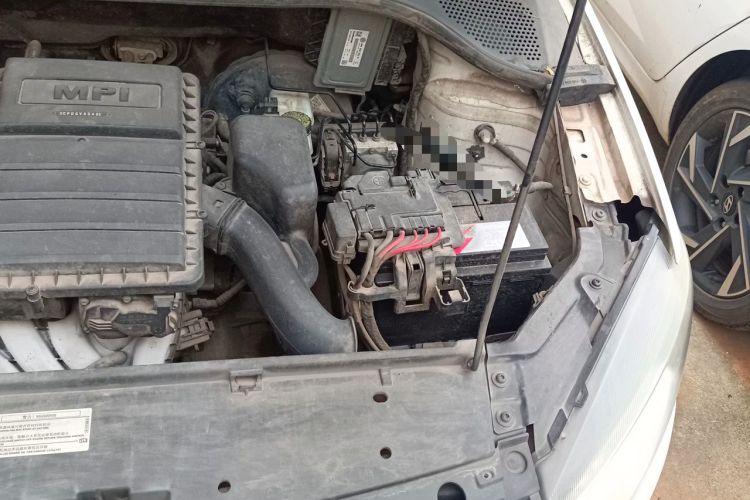 Used Volkswagen Jetta 2015 1.6L Manual Fashion Edition Engine Bay Left