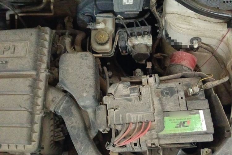 Used Volkswagen Jetta 2015 1.6L Manual Fashion Edition Engine Bay Left