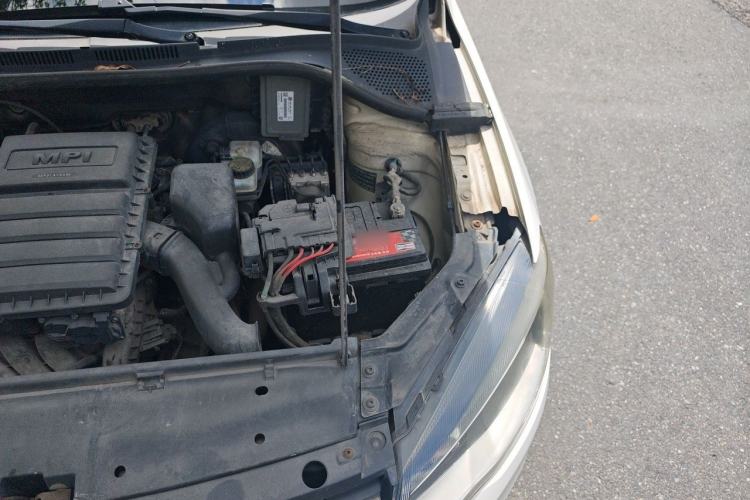 Used Volkswagen Jetta 2015 1.6L Manual Comfort Model Engine Bay Left