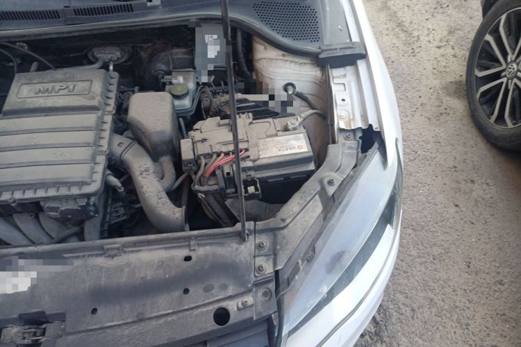 Used Volkswagen Jetta 2015 1.6L Automatic Fashion Model Engine Bay Left