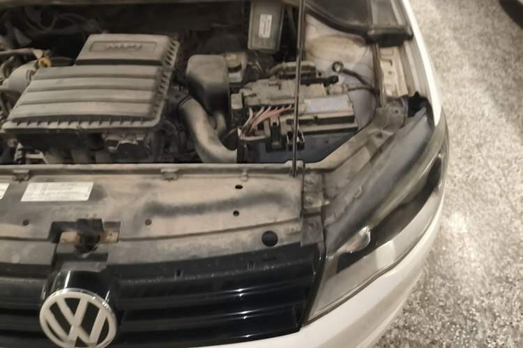 Used Volkswagen Jetta 2015 Value Edition 1.6L Automatic Fashion Version Engine Bay Left