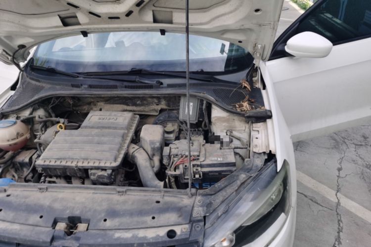 Used Volkswagen Jetta 2015 1.6L Manual Comfort Model Engine Bay Left