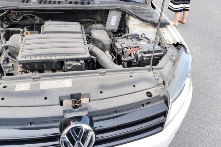 Used Volkswagen Jetta 2015 Value Edition 1.6L Automatic Fashion Version Engine Bay Left