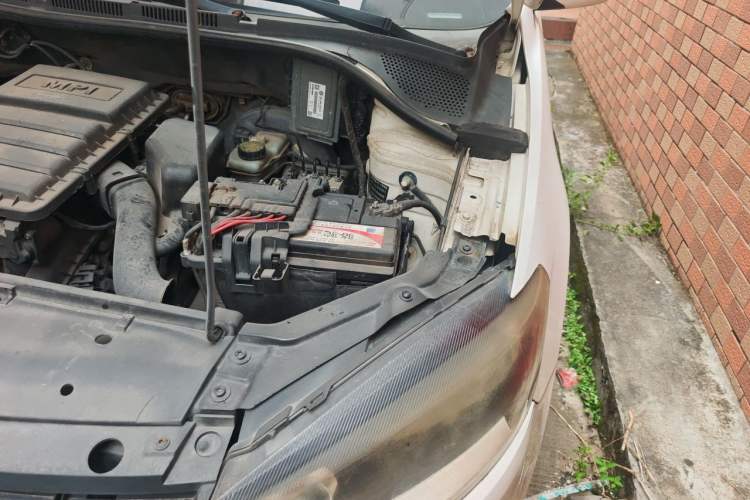 Used Volkswagen Jetta 2015 1.6L Manual Comfort Model Engine Bay Left