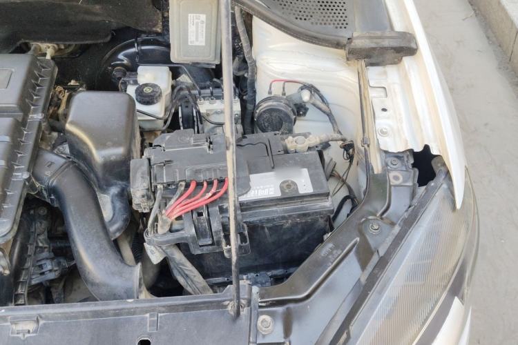 Used Volkswagen Jetta 2015 Value Edition 1.6L Manual Fashionable Style Engine Bay Left