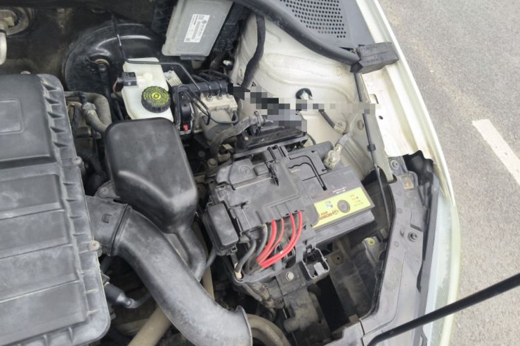 Used Volkswagen Jetta 2015 Value Edition 1.6L Automatic Comfort Version Engine Bay Left