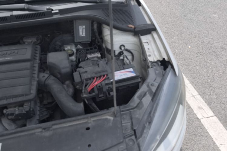 Used Volkswagen Jetta 2015 1.6L Manual Comfort Model Engine Bay Left