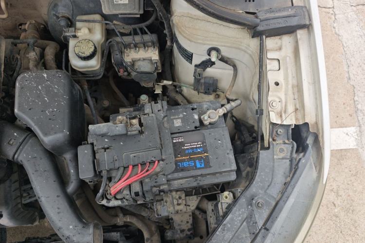 Used Volkswagen Jetta 2015 1.6L Manual Fashion Edition Engine Bay Left