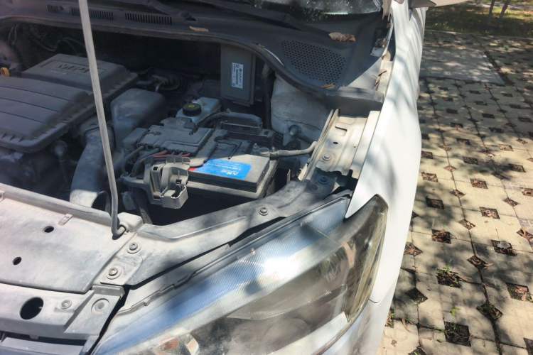 Used Volkswagen Jetta 2015 1.6L Automatic Comfort Model Engine Bay Left