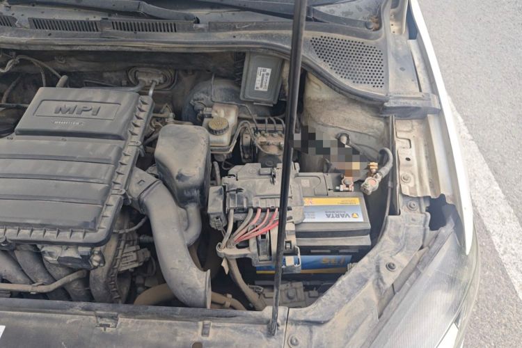 Used Volkswagen Jetta 2015 1.4L Manual Fashion Model Engine Bay Left