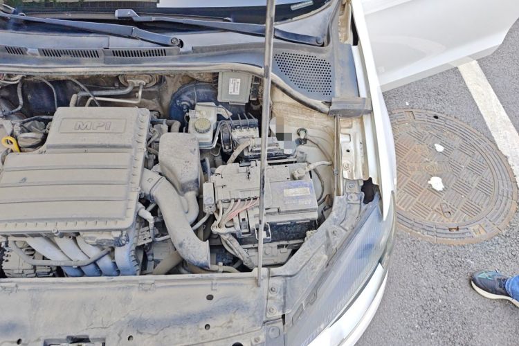 Used Volkswagen Jetta 2015 1.6L Automatic Comfort Model Engine Bay Left