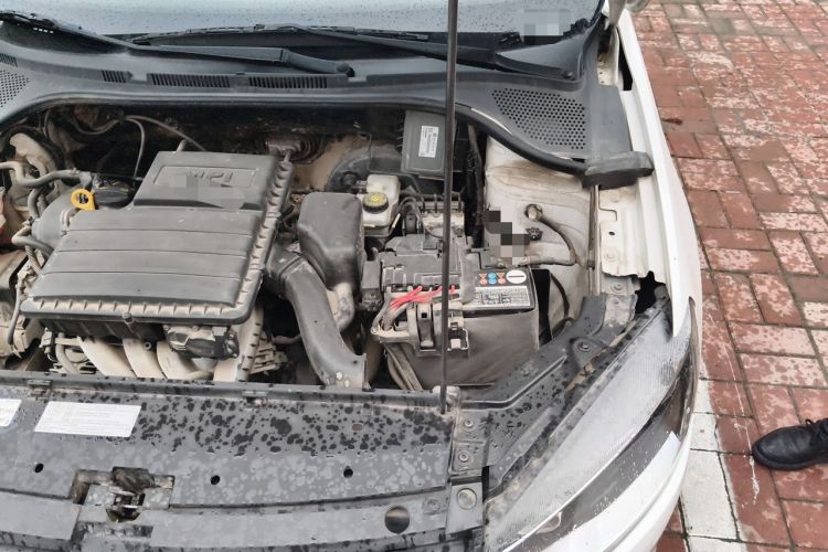 Used Volkswagen Jetta 2015 1.6L Manual Comfort Model Engine Bay Left