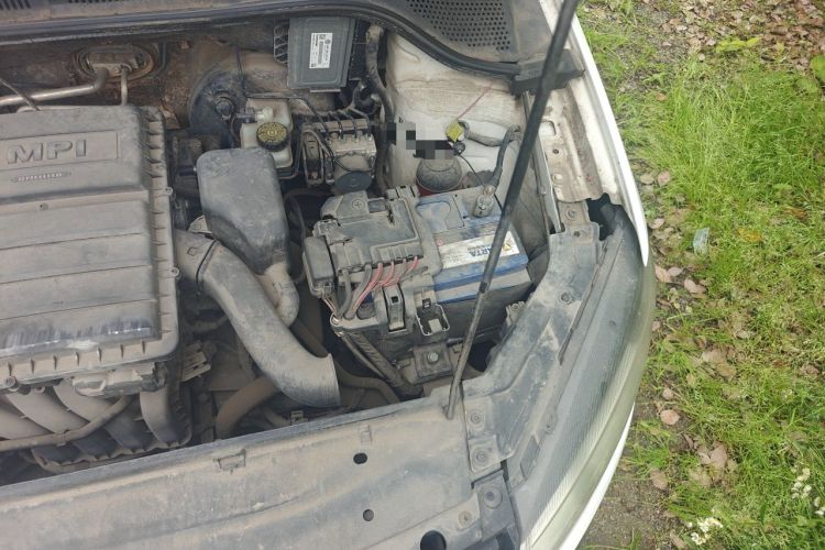 Used Volkswagen Jetta 2015 1.6L Manual Fashion Edition Engine Bay Left