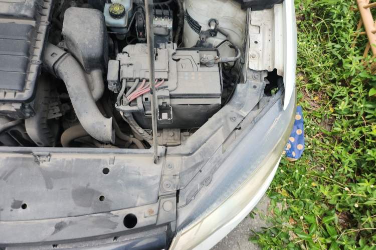 Used Volkswagen Jetta 2015 1.6L Manual Comfort Model Engine Bay Left