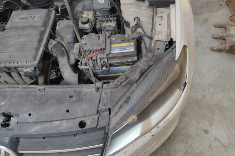 Used Volkswagen Jetta 2015 1.6L Manual Comfort Model Engine Bay Left