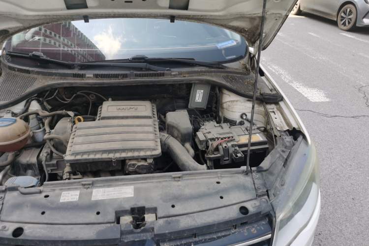 Used Volkswagen Jetta 2015 1.4L Manual Comfort Model Engine Bay Left