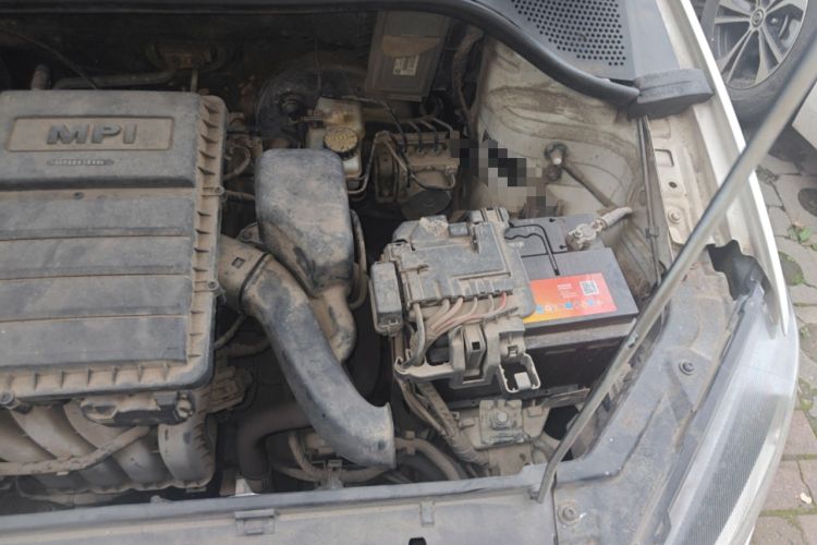 Used Volkswagen Jetta 2015 1.6L Manual Comfort Model Engine Bay Left