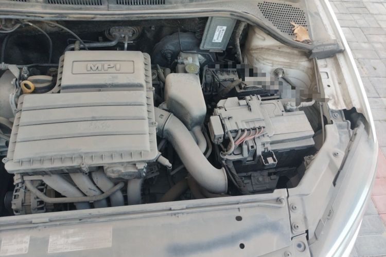 Used Volkswagen Jetta 2015 Value Edition 1.6L Automatic Comfort Version Engine Bay Left