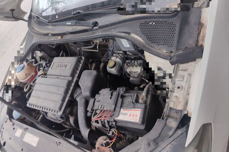 Used Volkswagen Jetta 2015 1.6L Manual Comfort Model Engine Bay Left