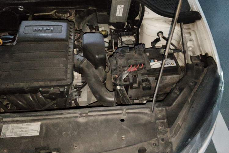 Used Volkswagen Jetta 2015 1.4L Manual Fashion Model Engine Bay Left