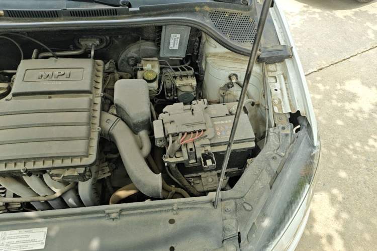 Used Volkswagen Jetta 2015 1.6L Manual Fashion Edition Engine Bay Left
